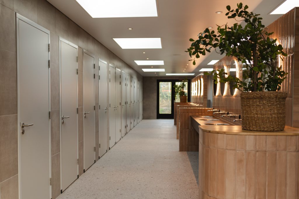 Nieuw toiletgebouw